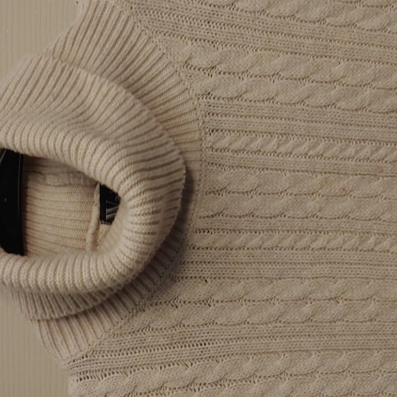 Sweater - Picture 2 of 4